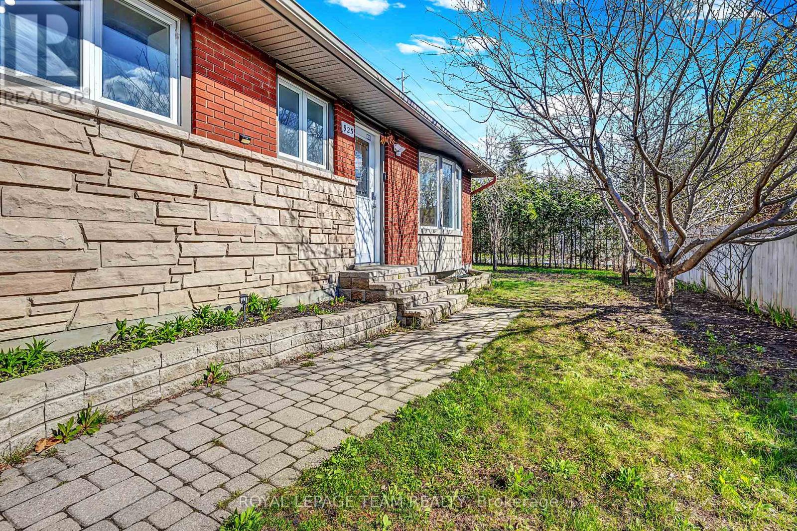 925 Moorvale Street, Ottawa, Ontario  K1K 3K9 - Photo 7 - X13110746