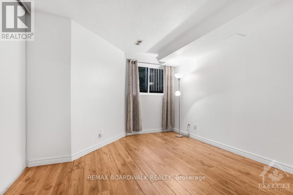 19 - 1400 Wildberry Court, Ottawa, Ontario  K1C 7K6 - Photo 14 - X13110790