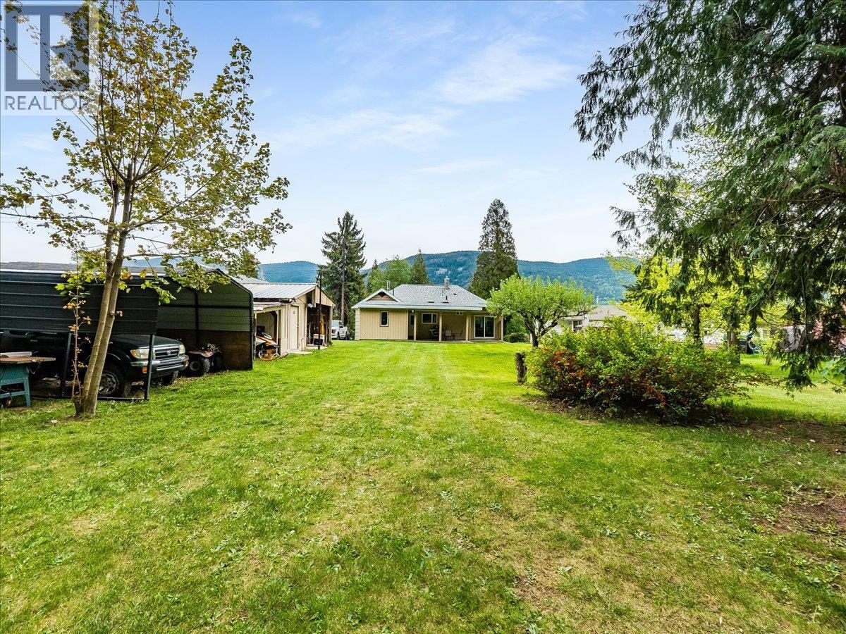2824 9th Avenue, Castlegar, British Columbia  V1N 2Z1 - Photo 38 - 10380148