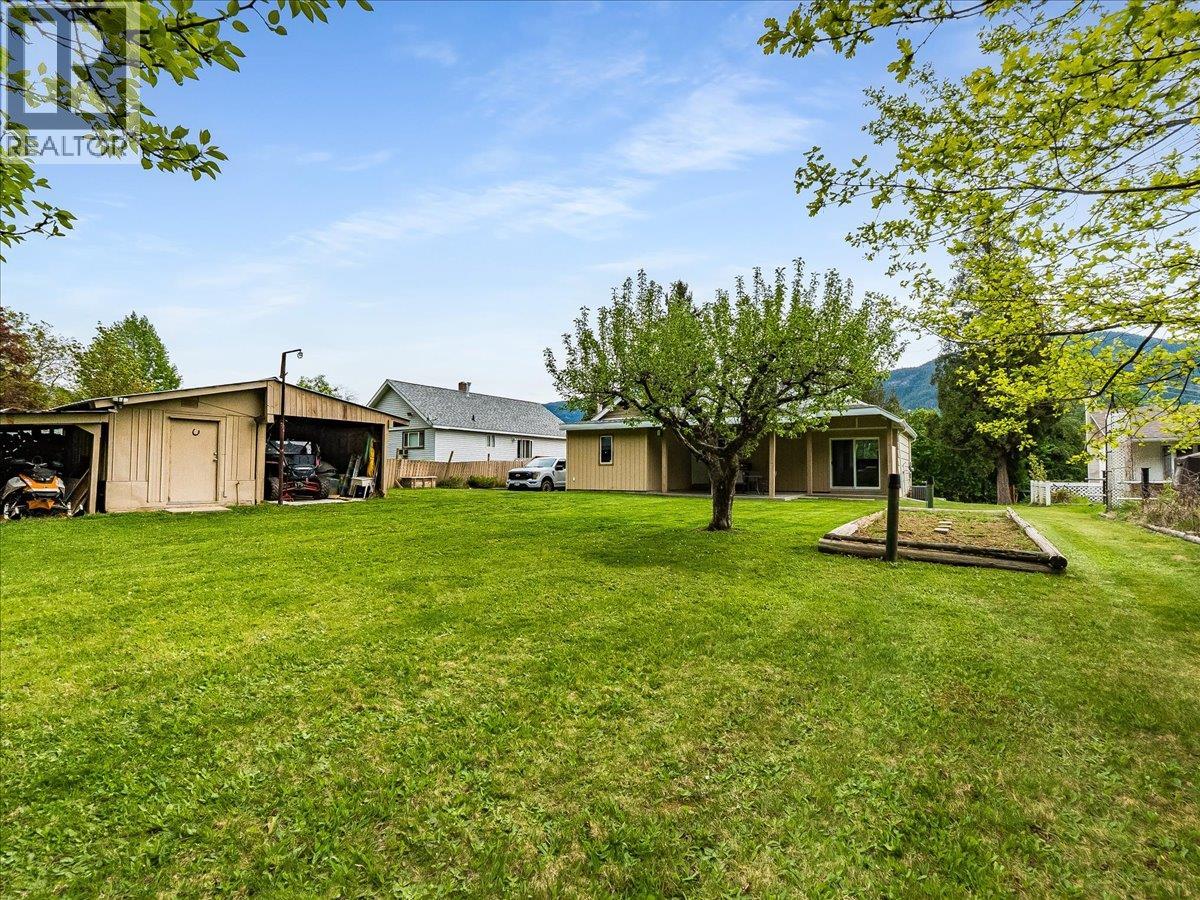 2824 9th Avenue, Castlegar, British Columbia  V1N 2Z1 - Photo 39 - 10380148