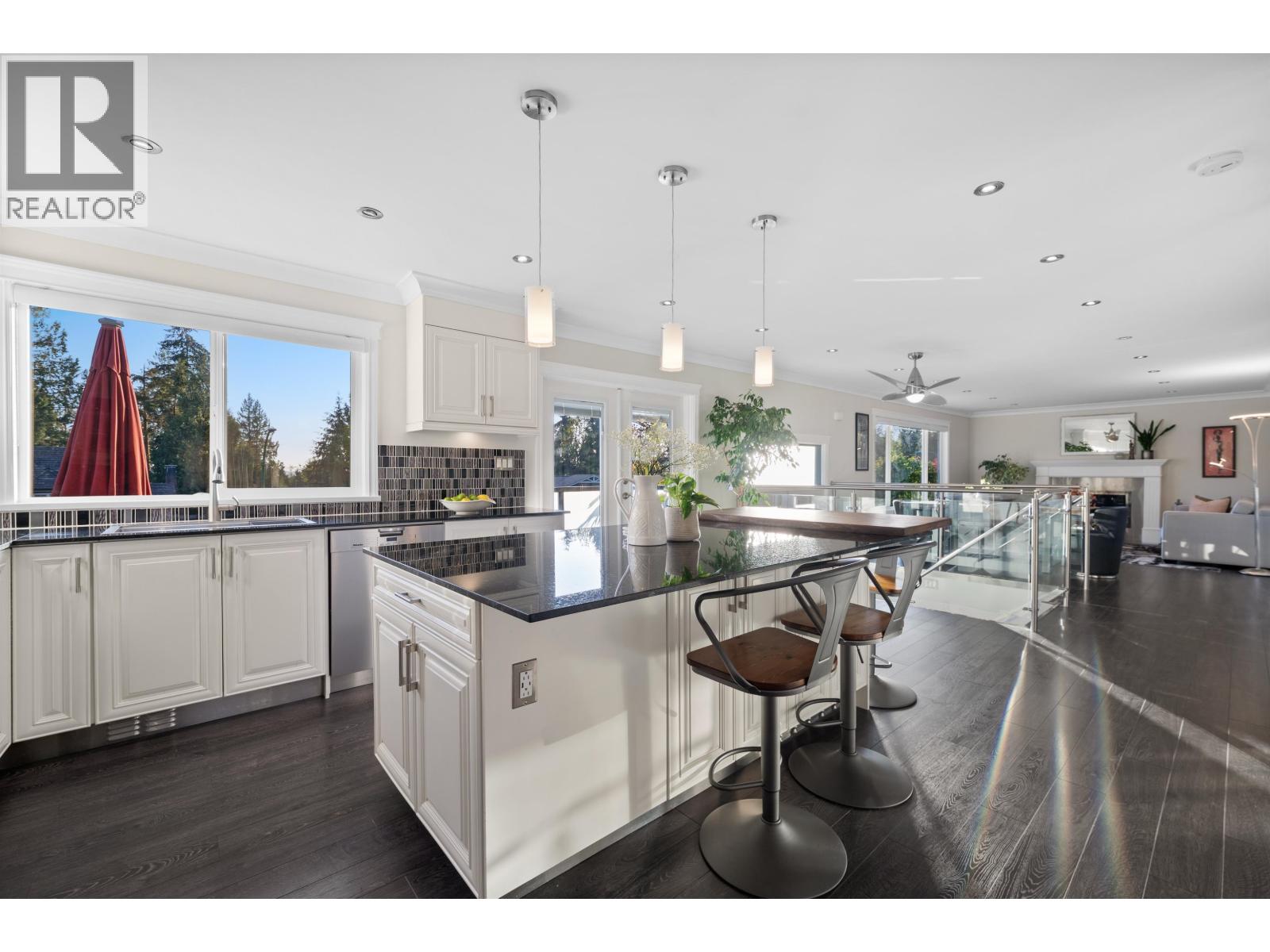 906 Strathaven Drive, North Vancouver, British Columbia  V7H 2J9 - Photo 5 - R3121793