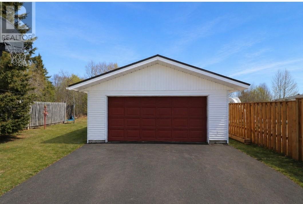 3274 Percy Avenue, Val Caron, Ontario  P3N 1A3 - Photo 2 - 2127663