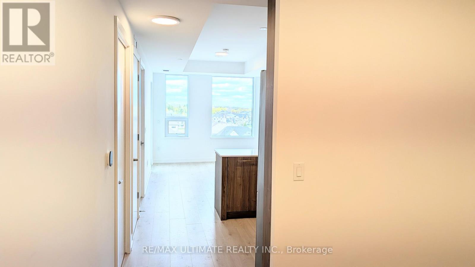 506 - 2501 Saw Whet Boulevard, Oakville, Ontario  L6M 4G3 - Photo 3 - W13110510