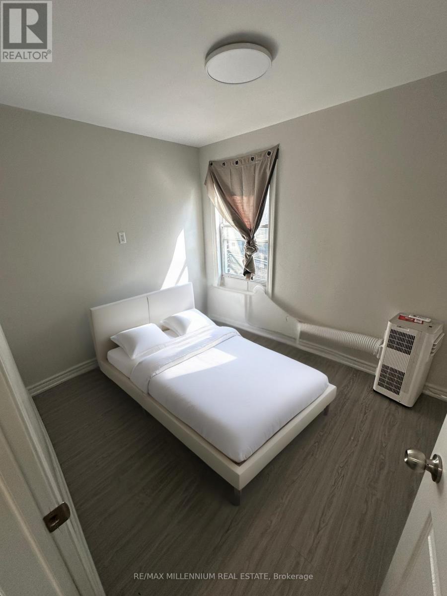 APT. 1 ROOM B - 25 HOWARD STREET, Toronto, Ontario
