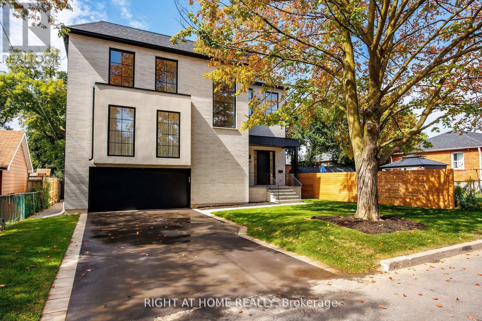 120 HAMMELL STREET, Toronto, Ontario