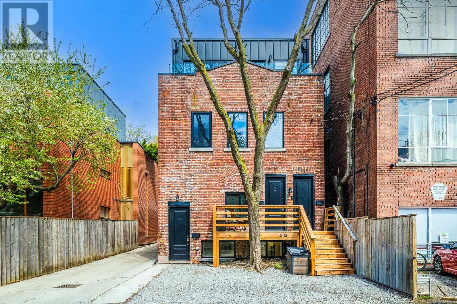 3 - 692 RICHMOND STREET W, Toronto, Ontario
