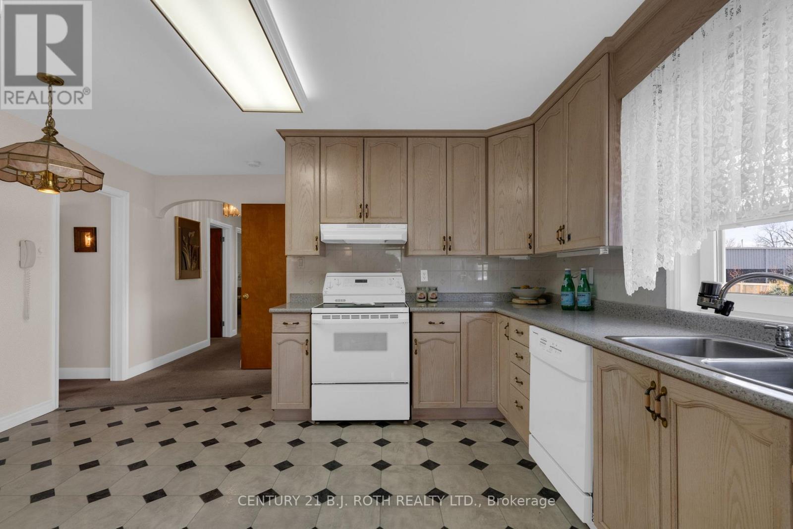 2165 Victoria Street, Innisfil, Ontario  L9S 1J7 - Photo 11 - N13110656