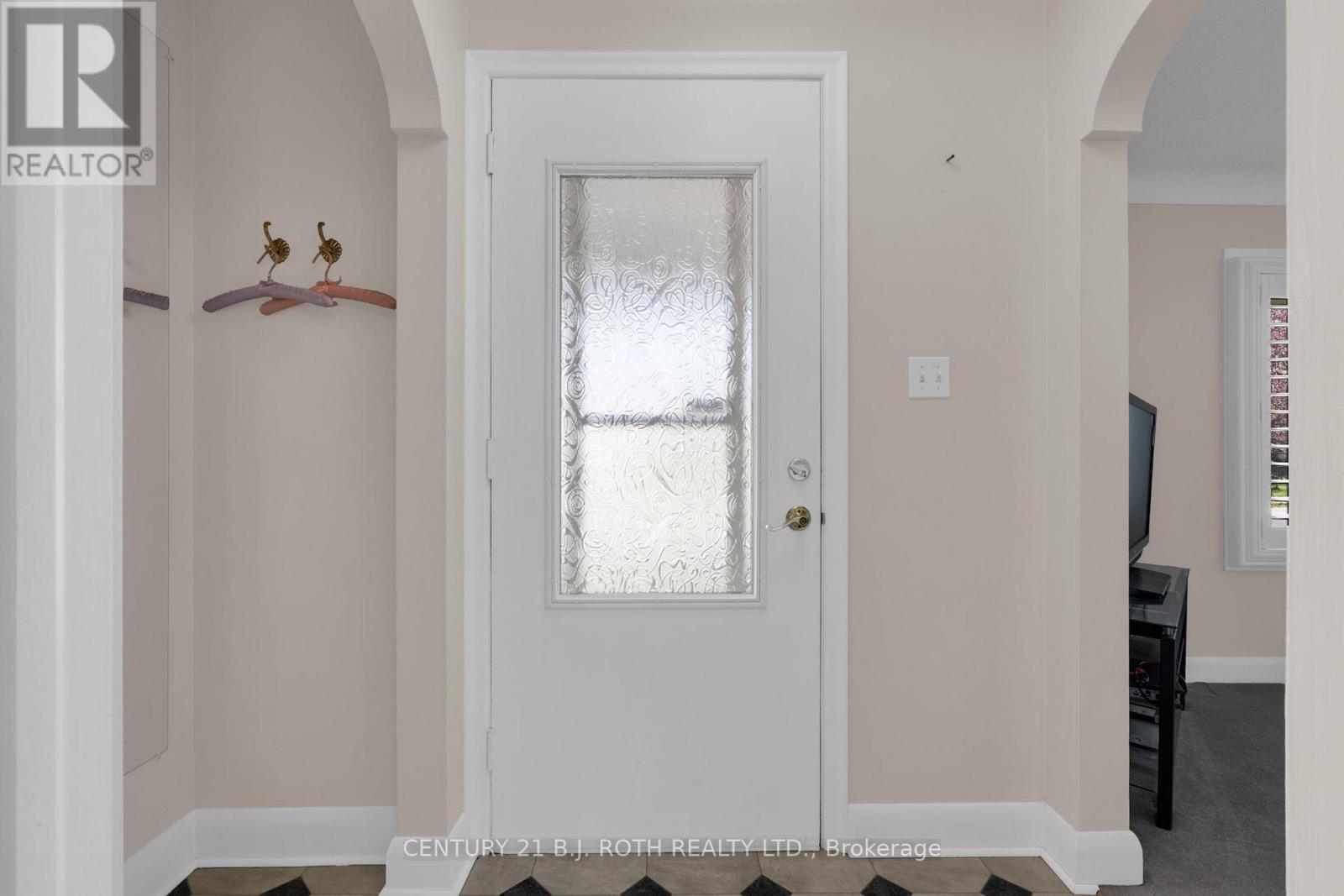 2165 Victoria Street, Innisfil, Ontario  L9S 1J7 - Photo 3 - N13110656