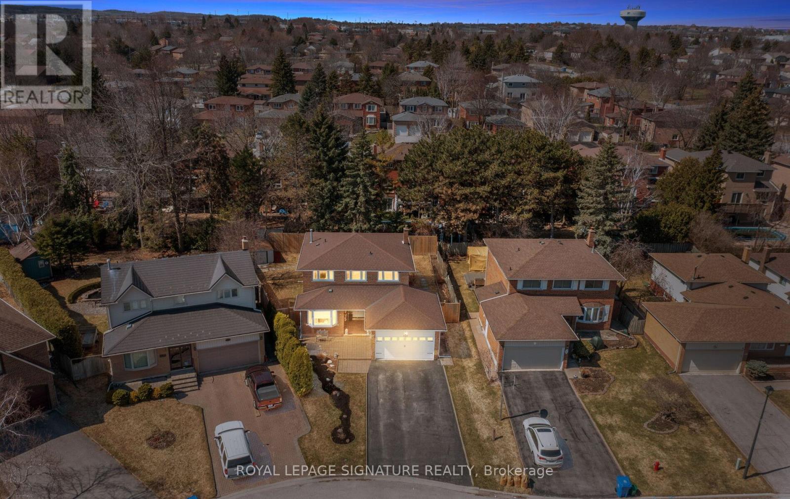 250 PLYMOUTH TRAIL, Newmarket, Ontario