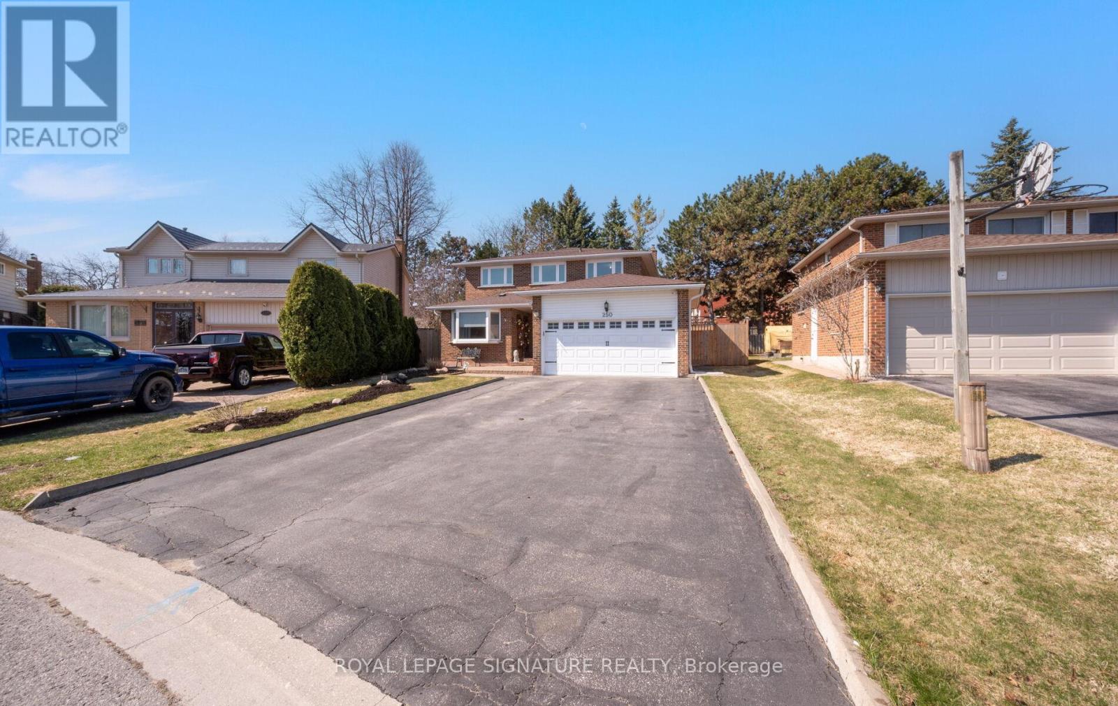 250 Plymouth Trail, Newmarket, Ontario  L3Y 6G7 - Photo 2 - N13110686