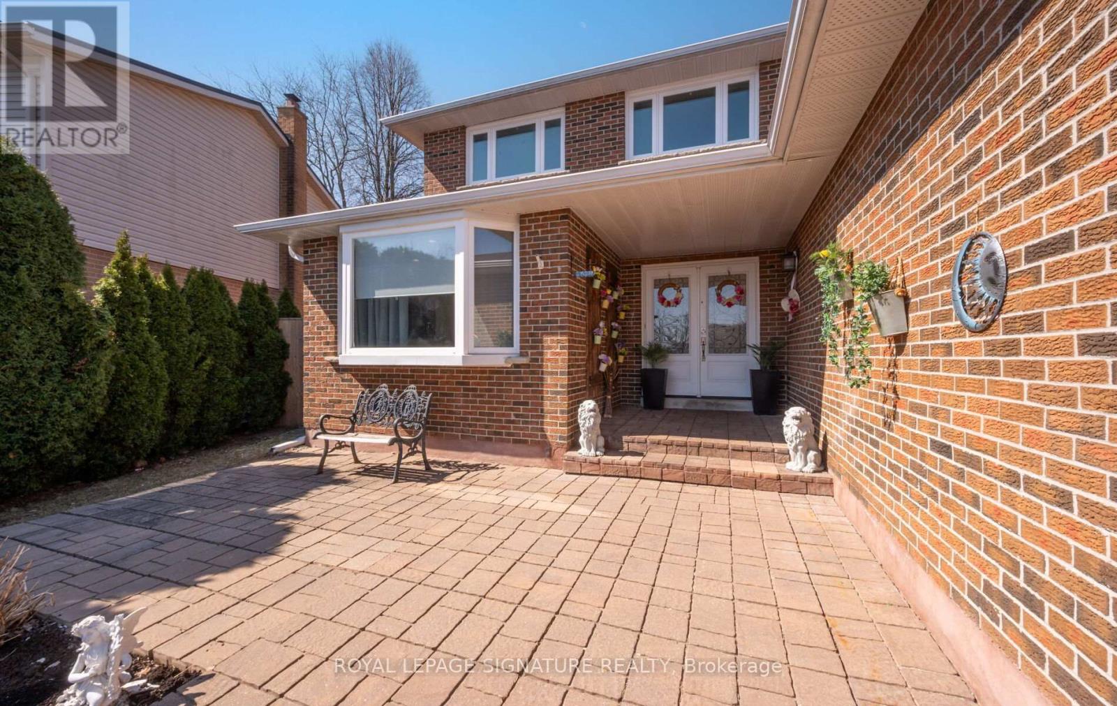 250 Plymouth Trail, Newmarket, Ontario  L3Y 6G7 - Photo 3 - N13110686