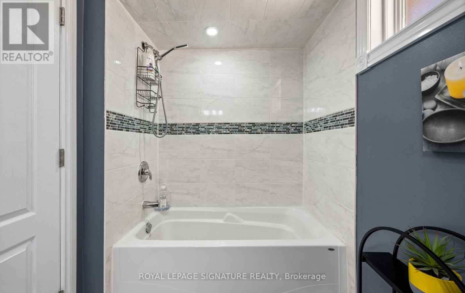 250 Plymouth Trail, Newmarket, Ontario  L3Y 6G7 - Photo 35 - N13110686