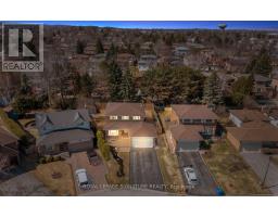 250 PLYMOUTH TRAIL, Newmarket, Ontario