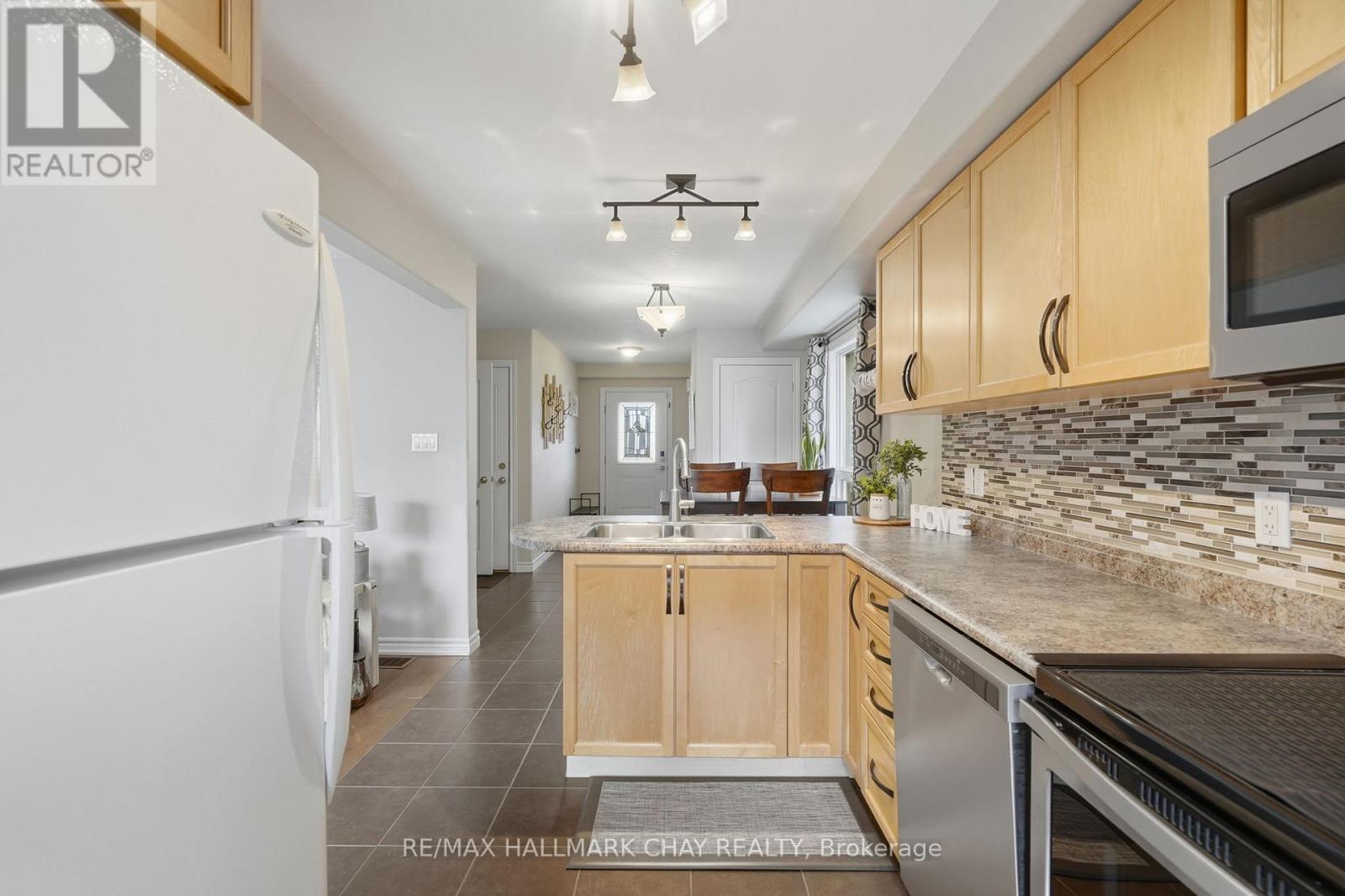 36 Quigley Street, Essa, Ontario  L3W 0P3 - Photo 11 - N13110794