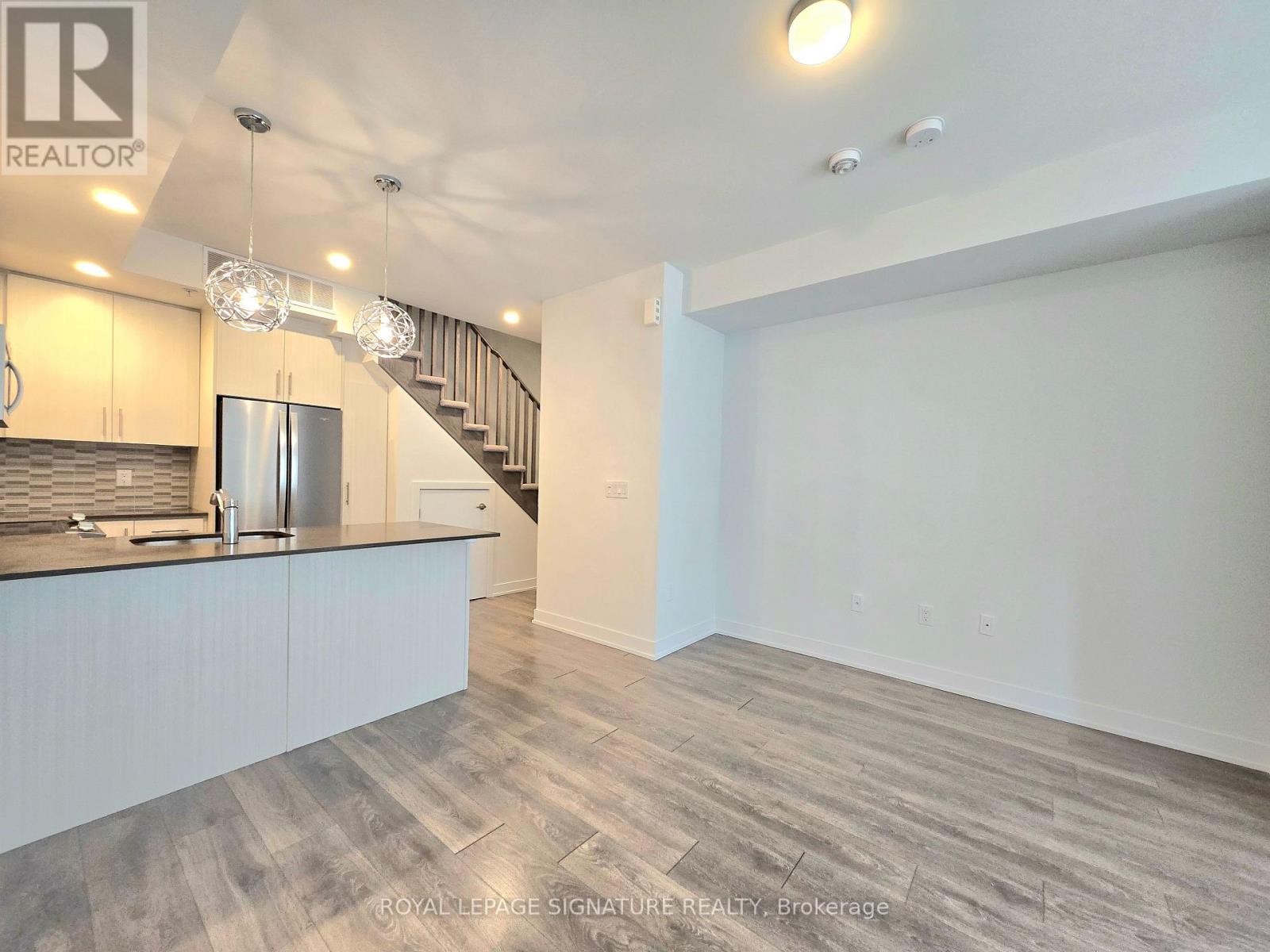 6 - 3492 Widdicombe Way, Mississauga, Ontario  L5L 0B8 - Photo 5 - W13110676