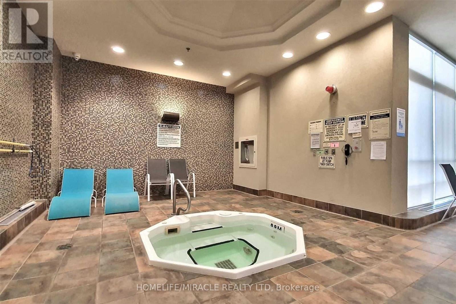 617 - 339 Rathburn Road W, Mississauga, Ontario  L5B 0K6 - Photo 15 - W13110736