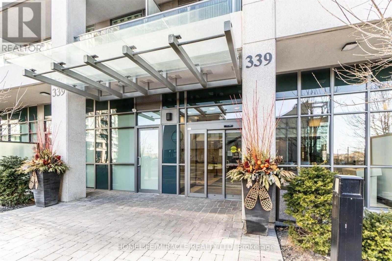 617 - 339 Rathburn Road W, Mississauga, Ontario  L5B 0K6 - Photo 2 - W13110736