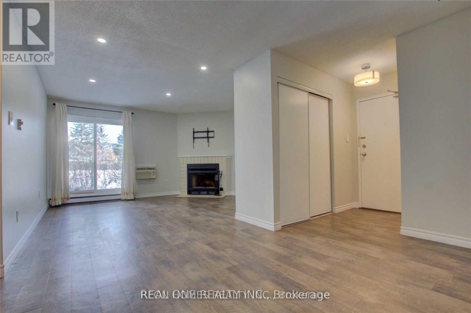 1113 - 1450 Glen Abbey Gate, Oakville, Ontario  L6M 2V7 - Photo 4 - W13110752