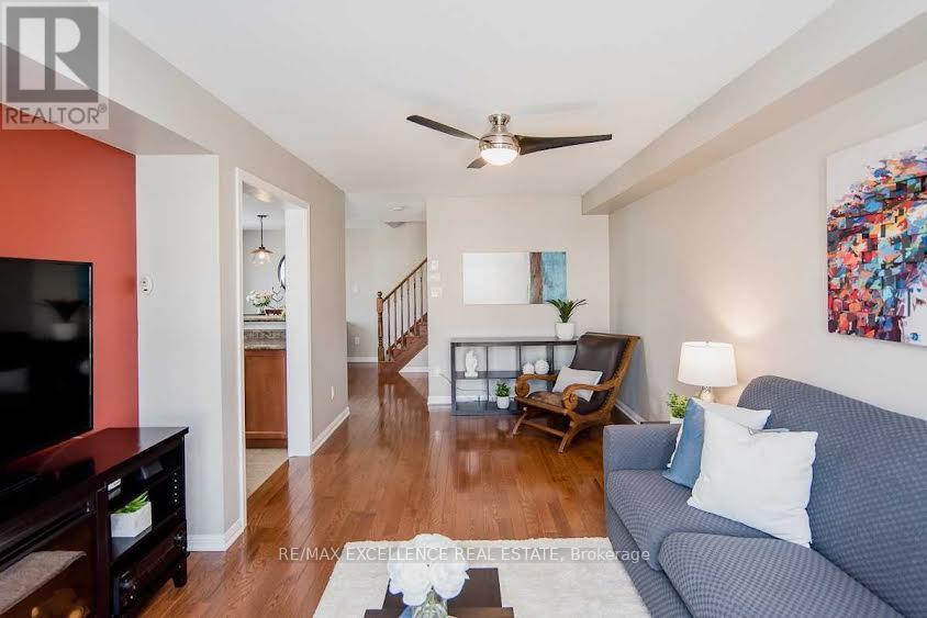 878 Brassard Circle, Milton, Ontario  L9T 8E2 - Photo 4 - W13110764