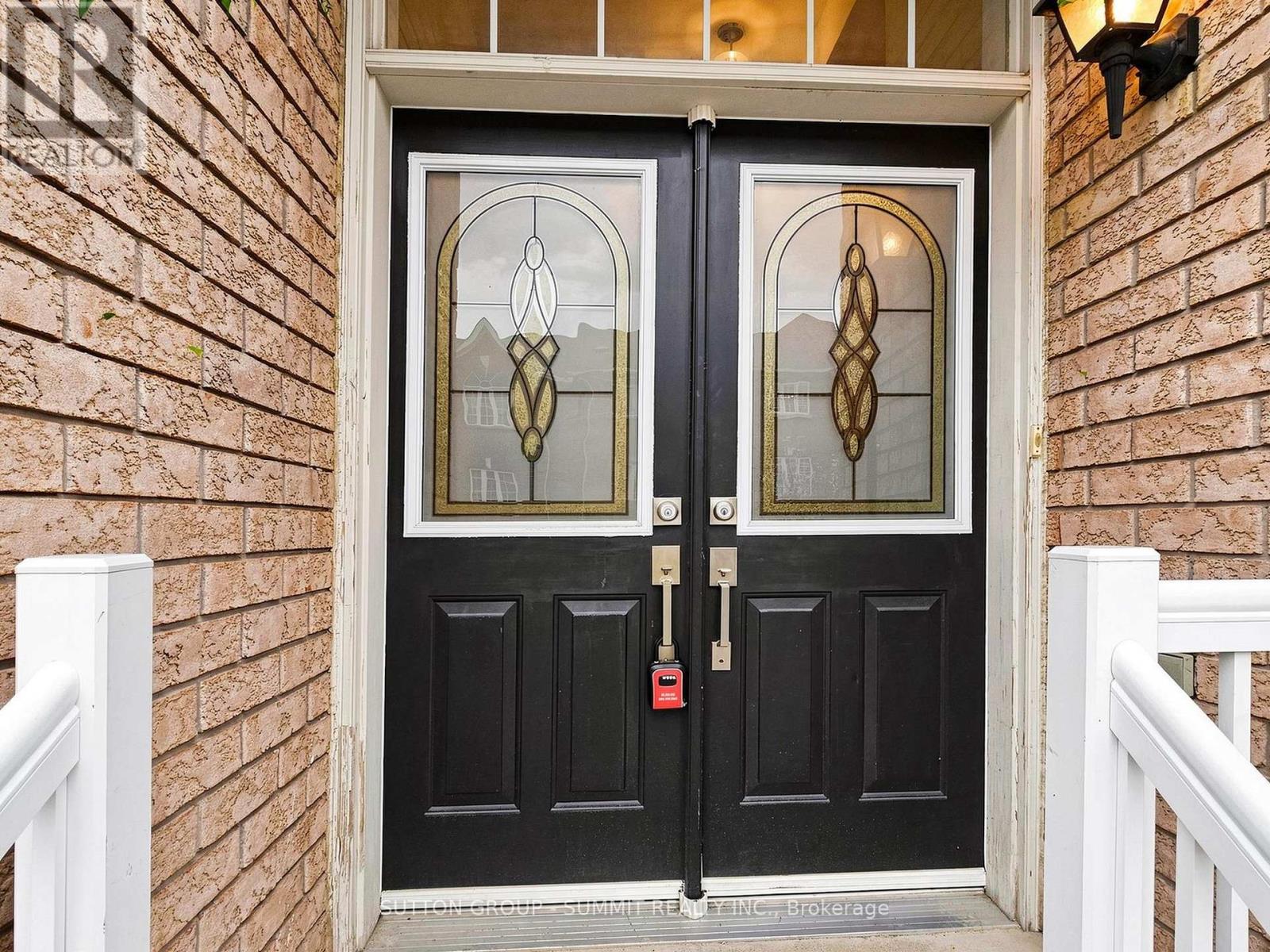 735 Maxman Street, Mississauga, Ontario  L5R 0B3 - Photo 2 - W13110792