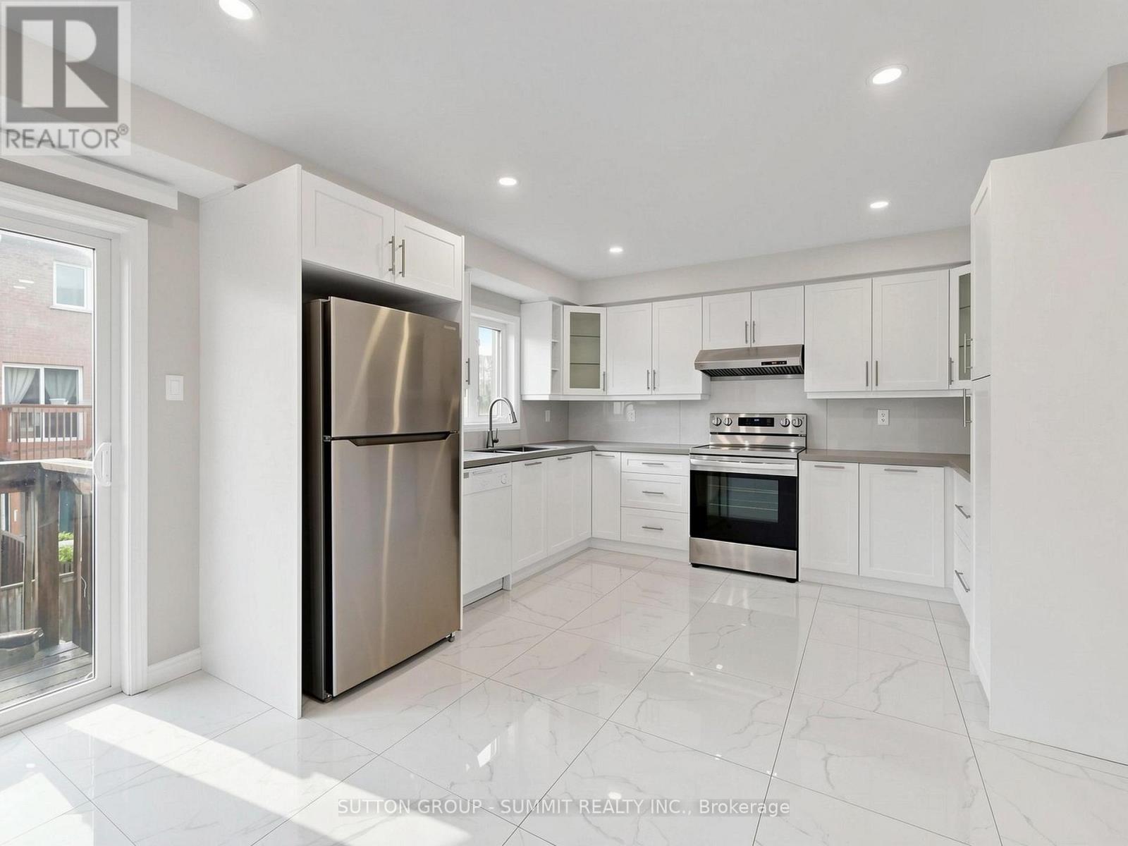 735 Maxman Street, Mississauga, Ontario  L5R 0B3 - Photo 6 - W13110792