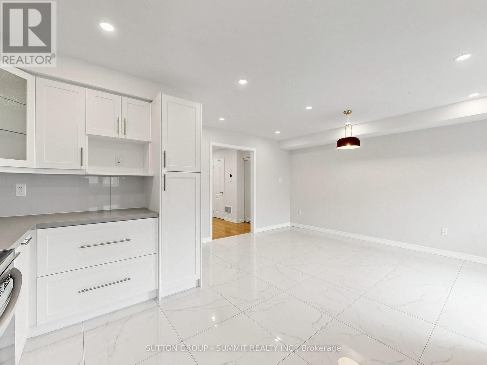 735 Maxman Street, Mississauga, Ontario  L5R 0B3 - Photo 9 - W13110792