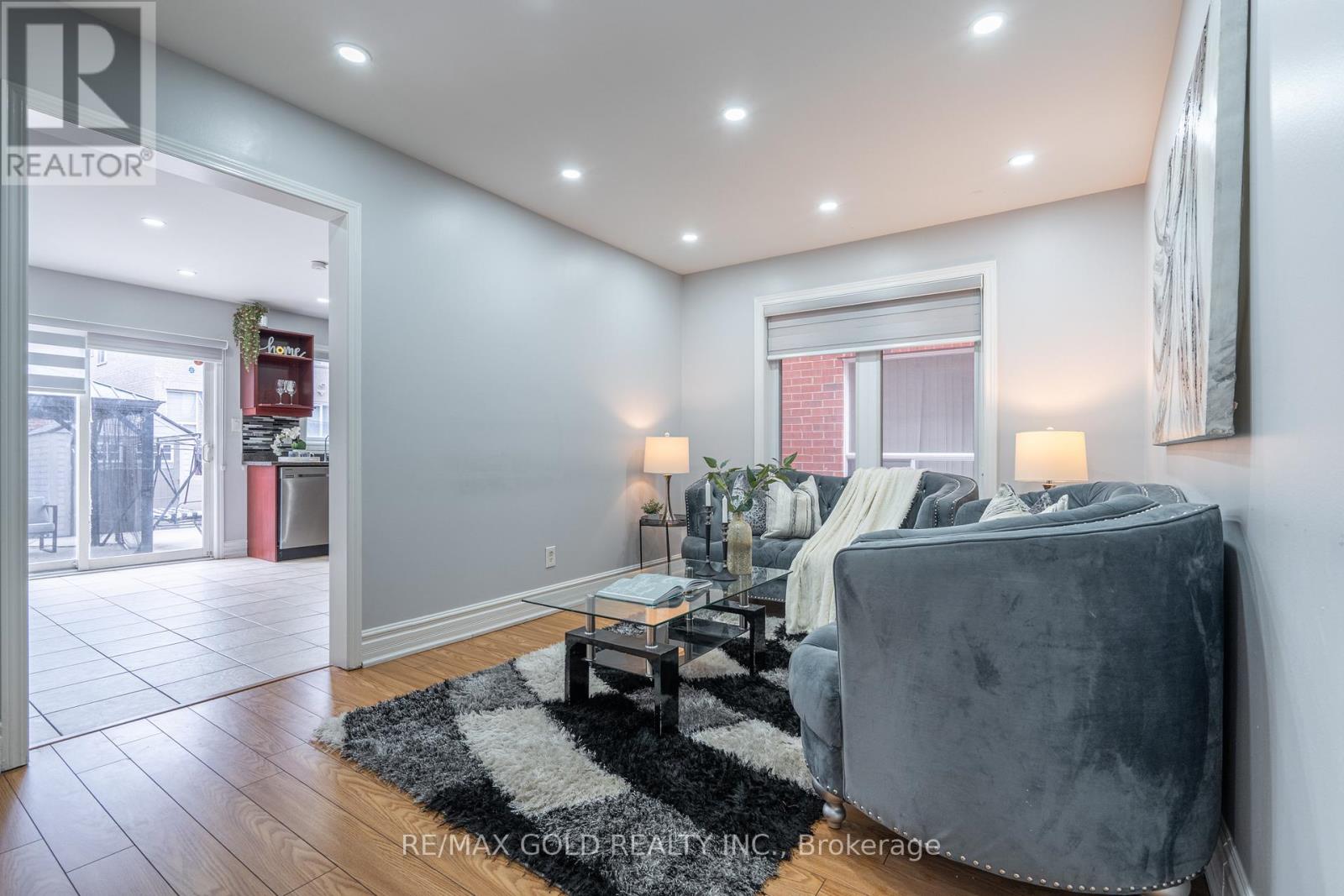 8 Bayridge Drive, Brampton, Ontario  L6P 2H8 - Photo 12 - W13110802
