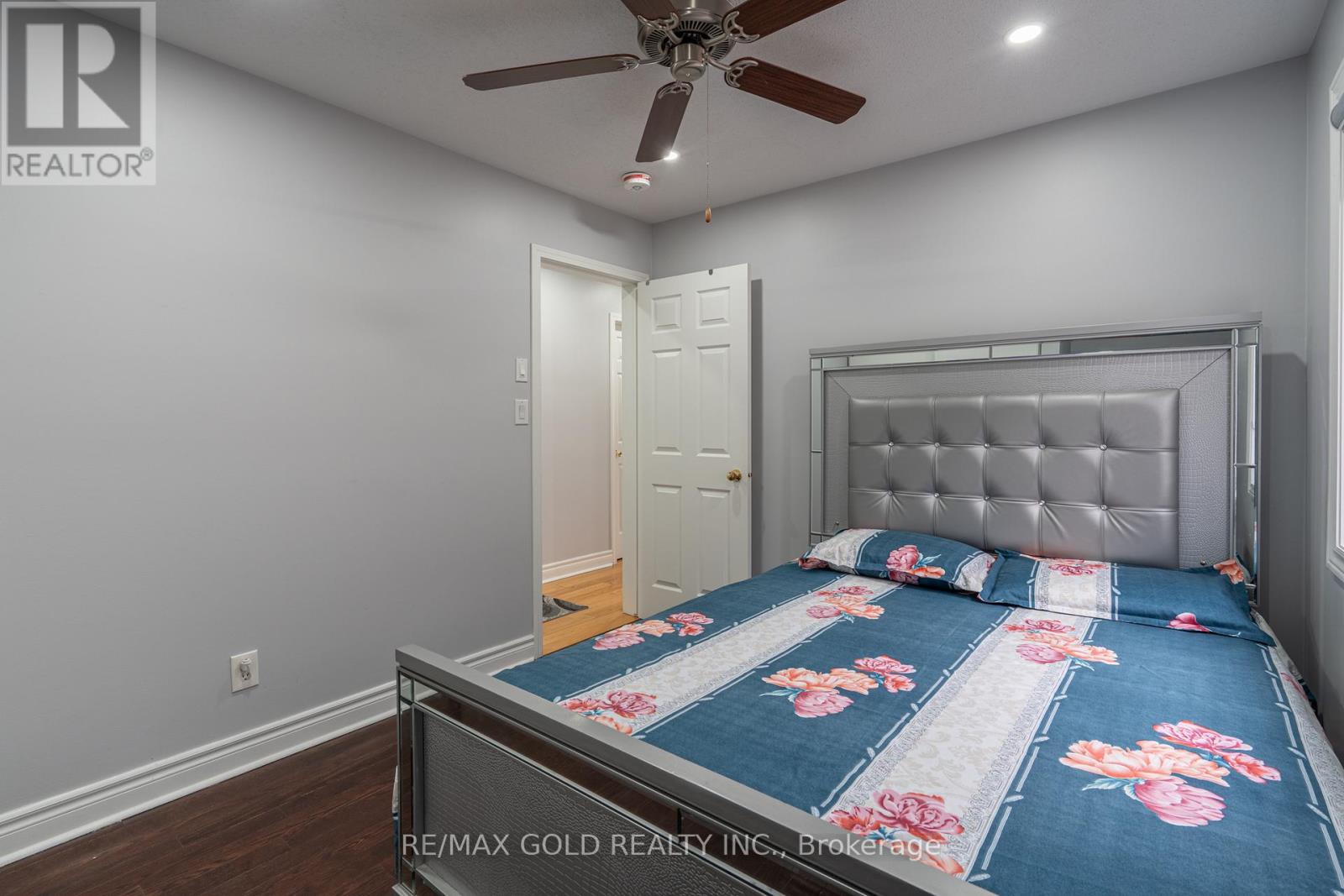 8 Bayridge Drive, Brampton, Ontario  L6P 2H8 - Photo 33 - W13110802