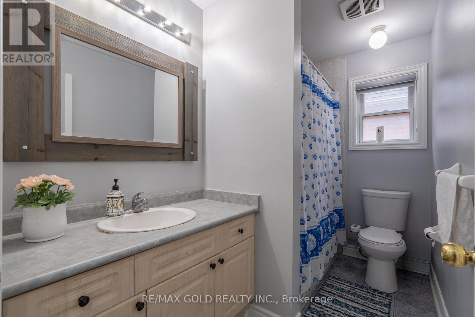 8 Bayridge Drive, Brampton, Ontario  L6P 2H8 - Photo 34 - W13110802