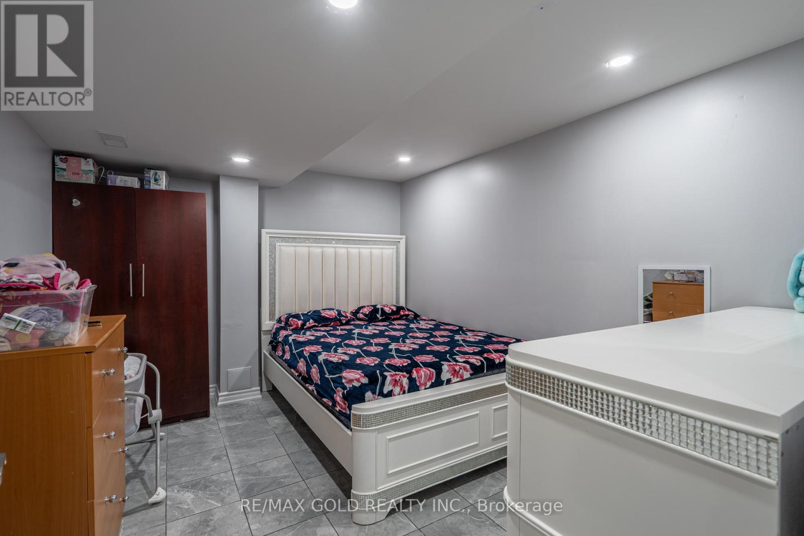 8 Bayridge Drive, Brampton, Ontario  L6P 2H8 - Photo 41 - W13110802