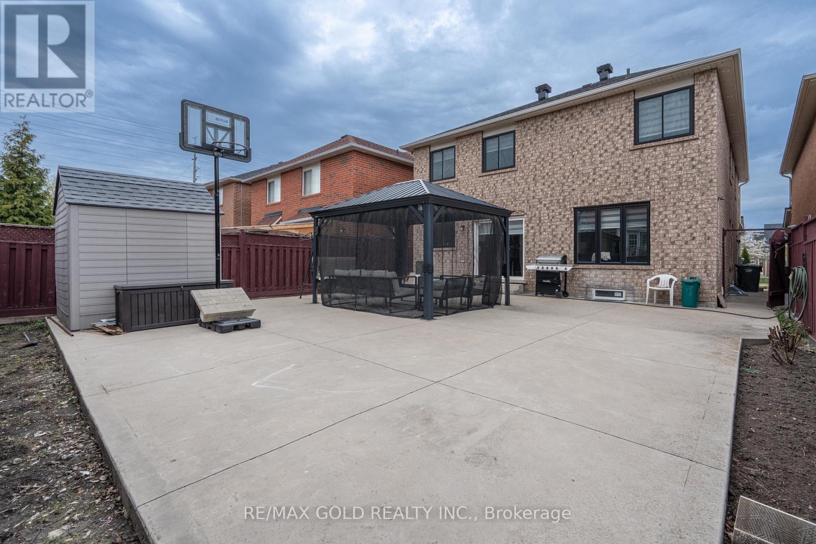 8 Bayridge Drive, Brampton, Ontario  L6P 2H8 - Photo 46 - W13110802