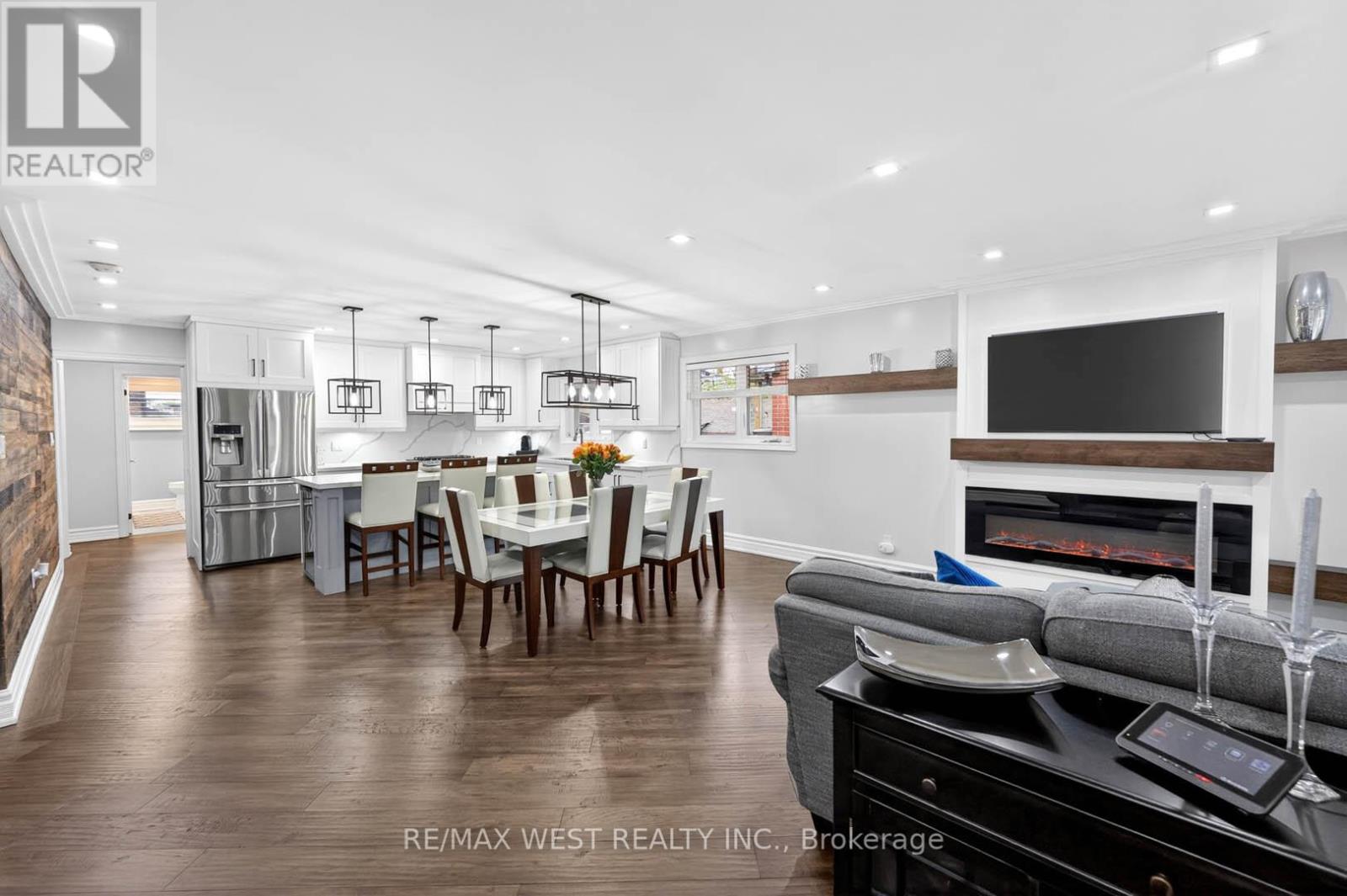 174 Cornelius Parkway, Toronto, Ontario  M6L 2K9 - Photo 10 - W13110806