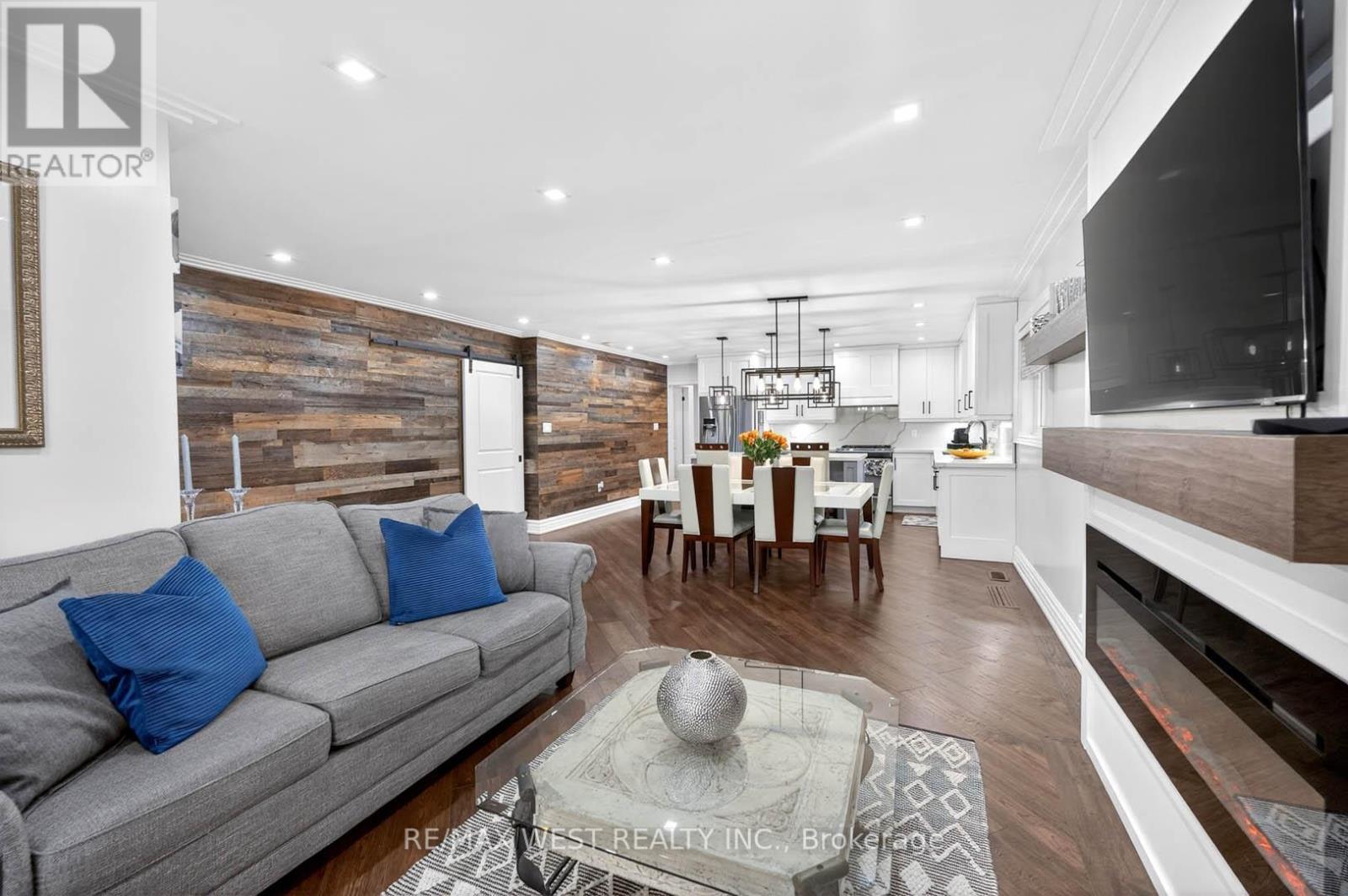 174 Cornelius Parkway, Toronto, Ontario  M6L 2K9 - Photo 14 - W13110806