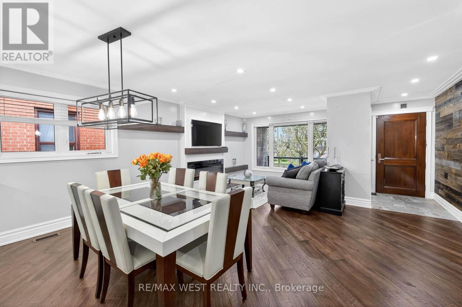 174 Cornelius Parkway, Toronto, Ontario  M6L 2K9 - Photo 17 - W13110806