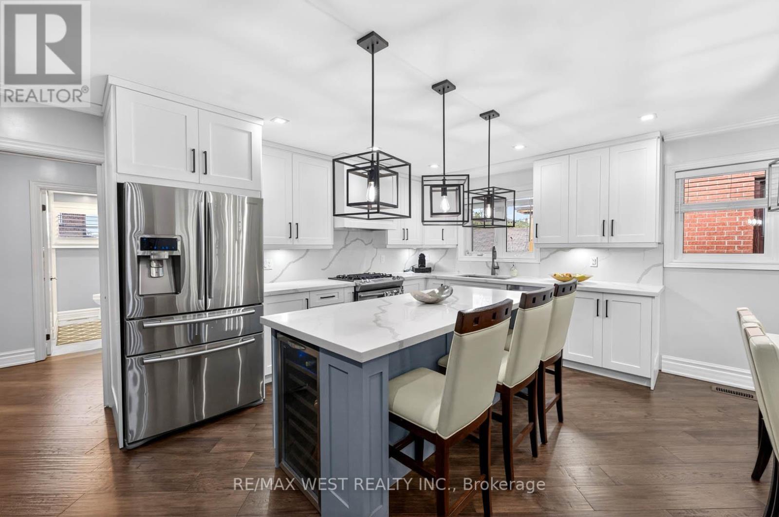174 Cornelius Parkway, Toronto, Ontario  M6L 2K9 - Photo 18 - W13110806