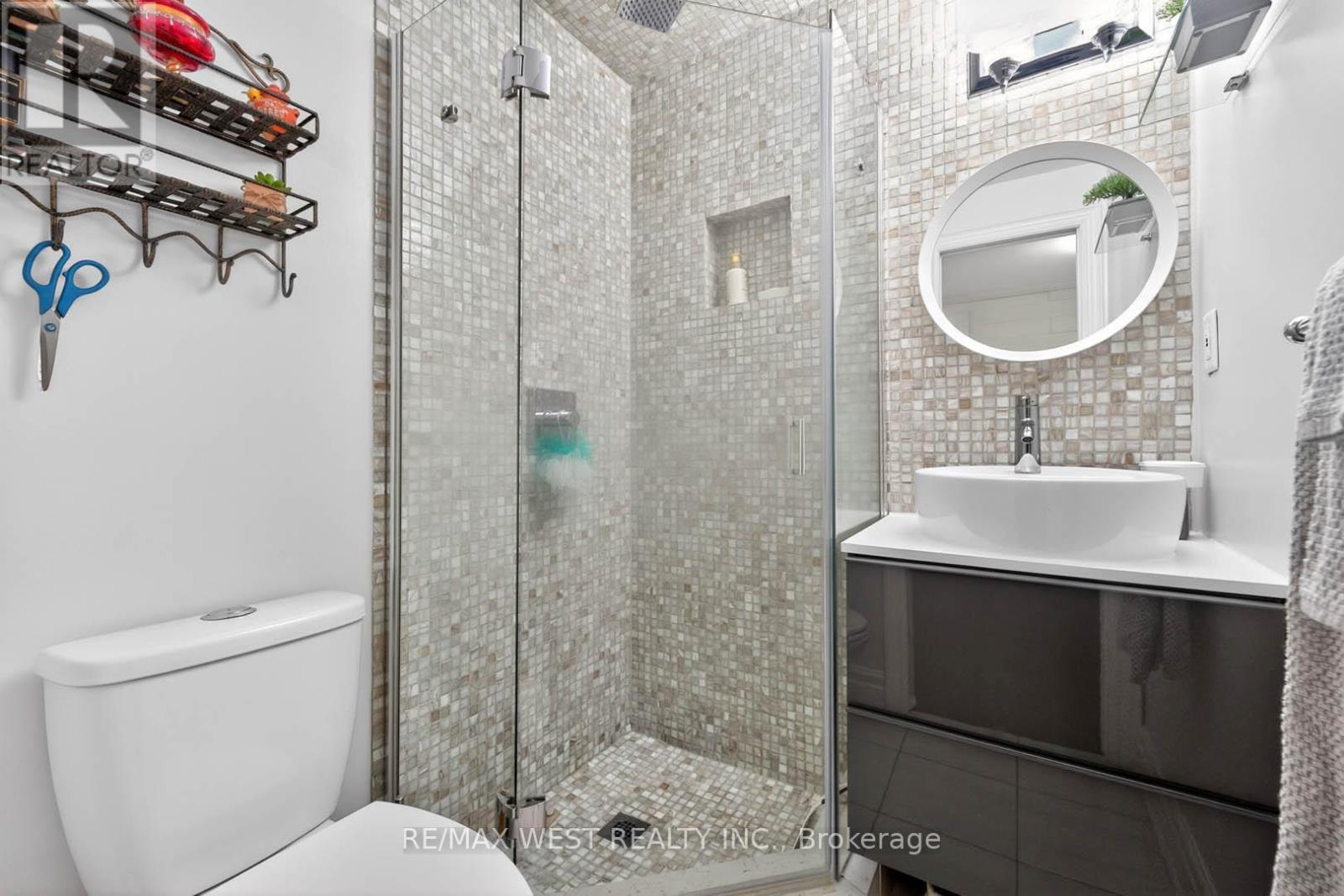 174 Cornelius Parkway, Toronto, Ontario  M6L 2K9 - Photo 28 - W13110806