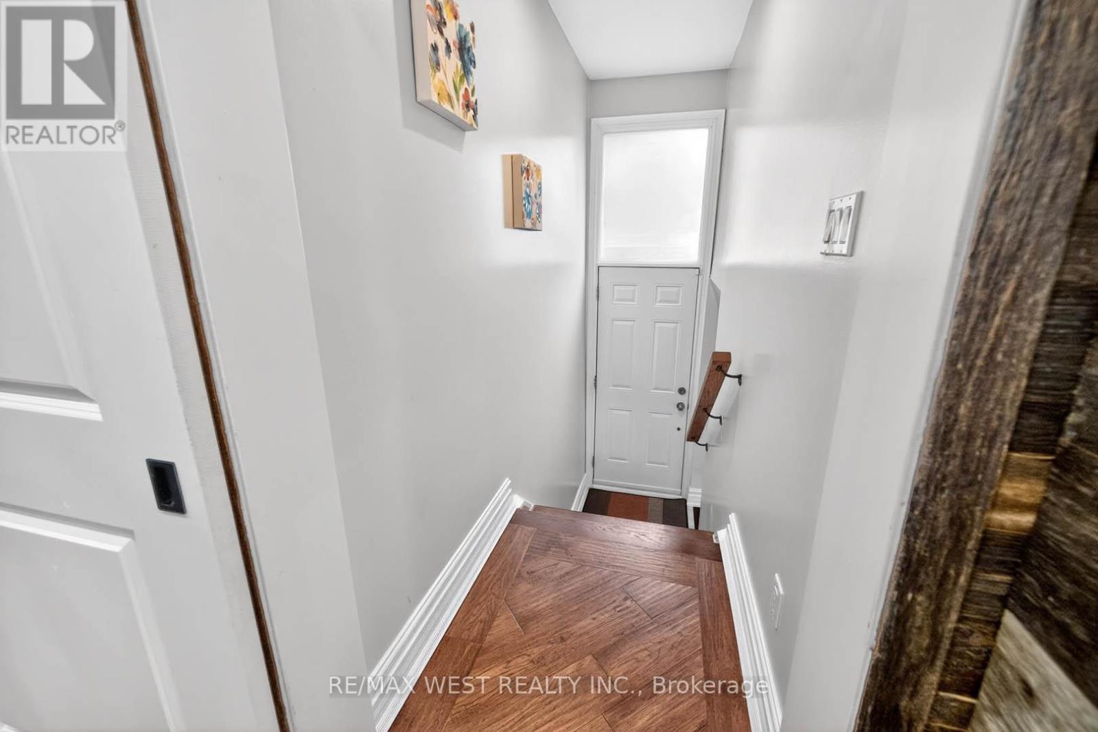 174 Cornelius Parkway, Toronto, Ontario  M6L 2K9 - Photo 32 - W13110806