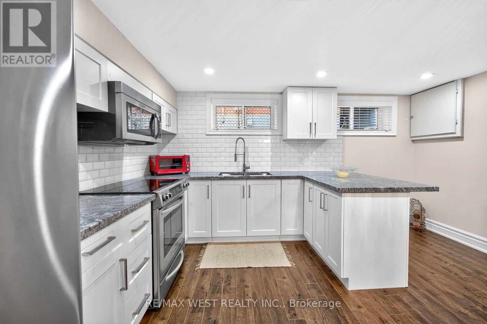 174 Cornelius Parkway, Toronto, Ontario  M6L 2K9 - Photo 39 - W13110806