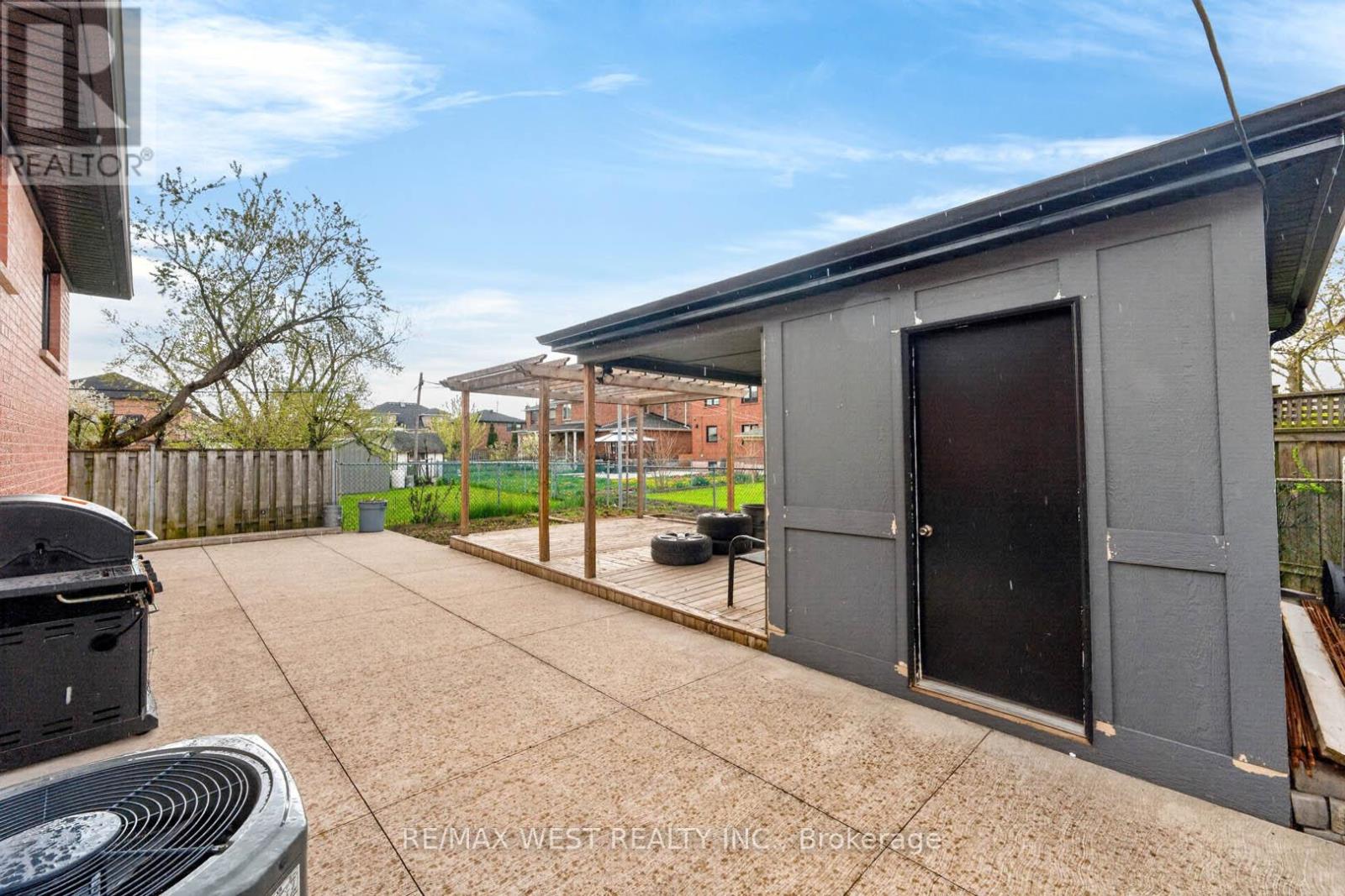 174 Cornelius Parkway, Toronto, Ontario  M6L 2K9 - Photo 48 - W13110806