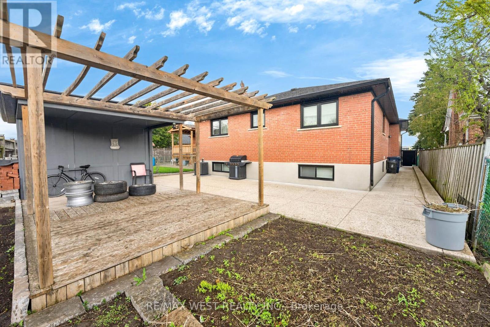 174 Cornelius Parkway, Toronto, Ontario  M6L 2K9 - Photo 49 - W13110806
