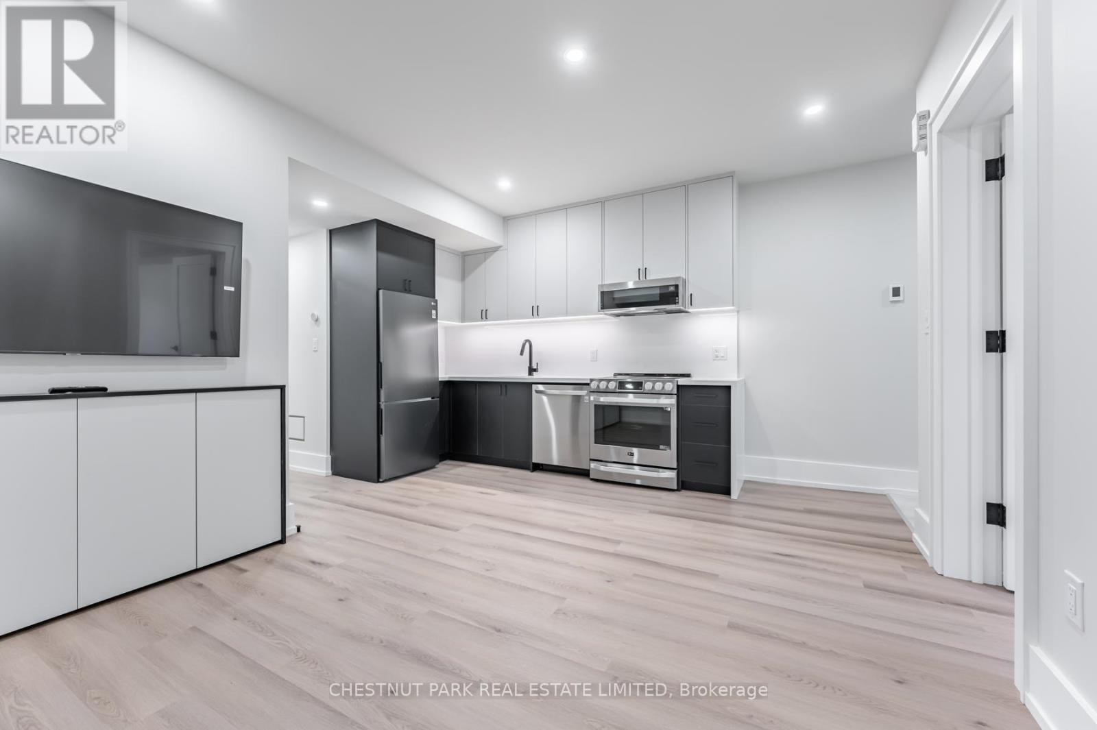 Main - 594 Concord Avenue, Toronto, Ontario  M6H 2R1 - Photo 14 - W13110824