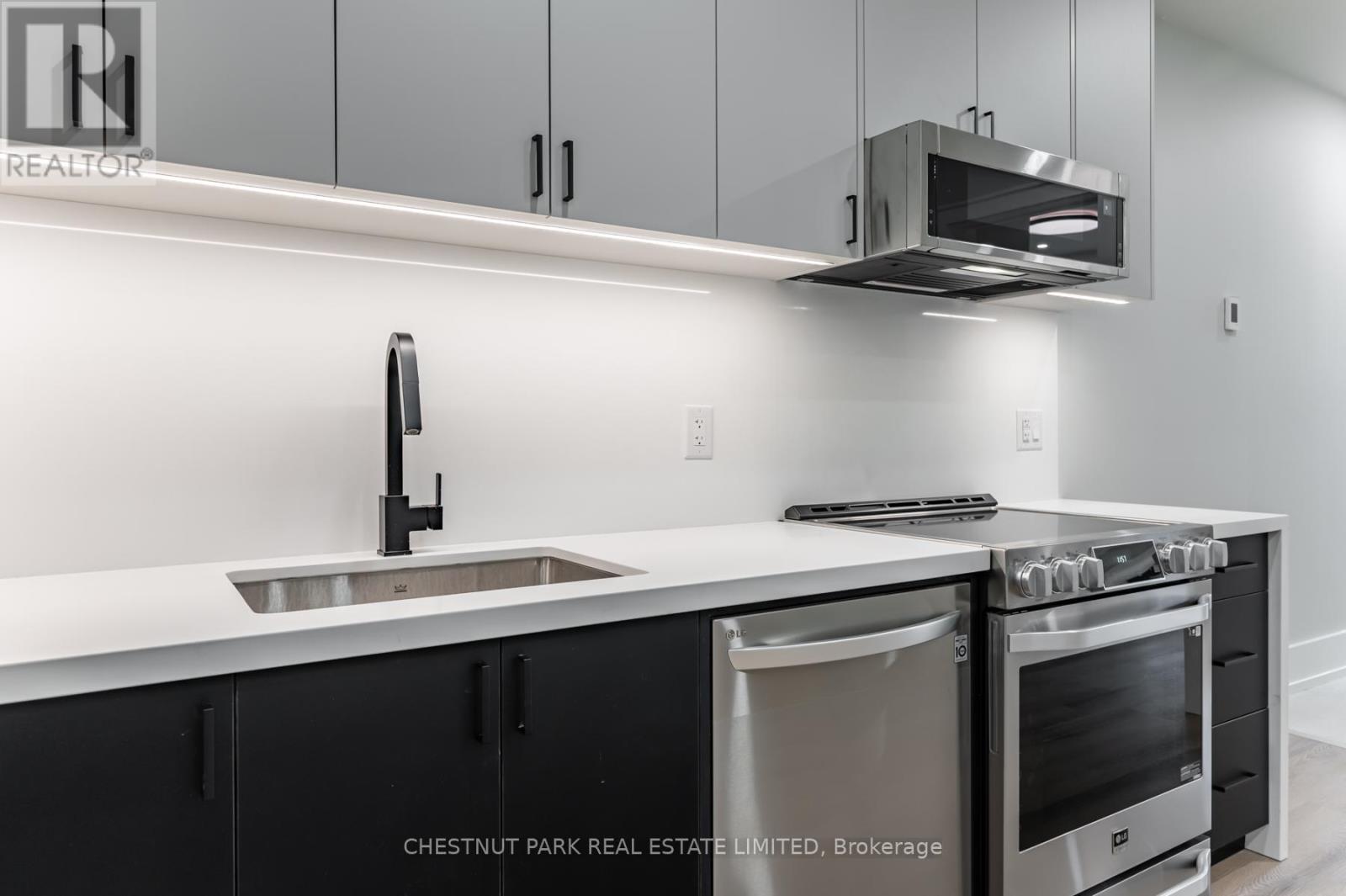 Main - 594 Concord Avenue, Toronto, Ontario  M6H 2R1 - Photo 8 - W13110824