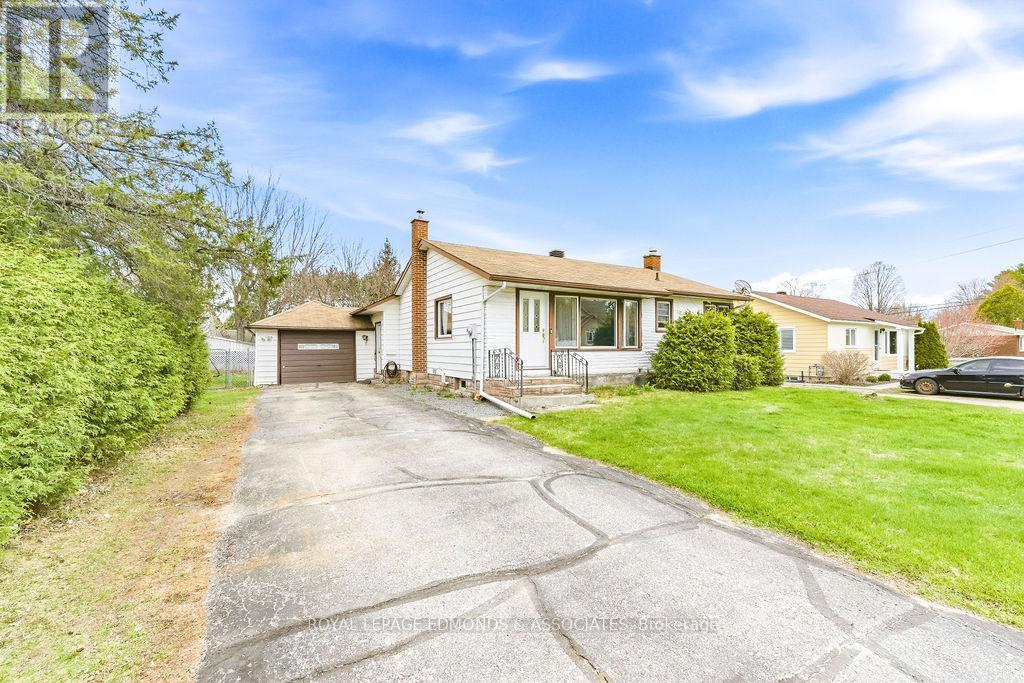 1211 ZADOW STREET, Laurentian Valley, Ontario
