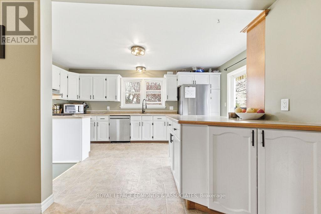 1211 Zadow Street, Laurentian Valley, Ontario  K8A 6W8 - Photo 11 - X13110644