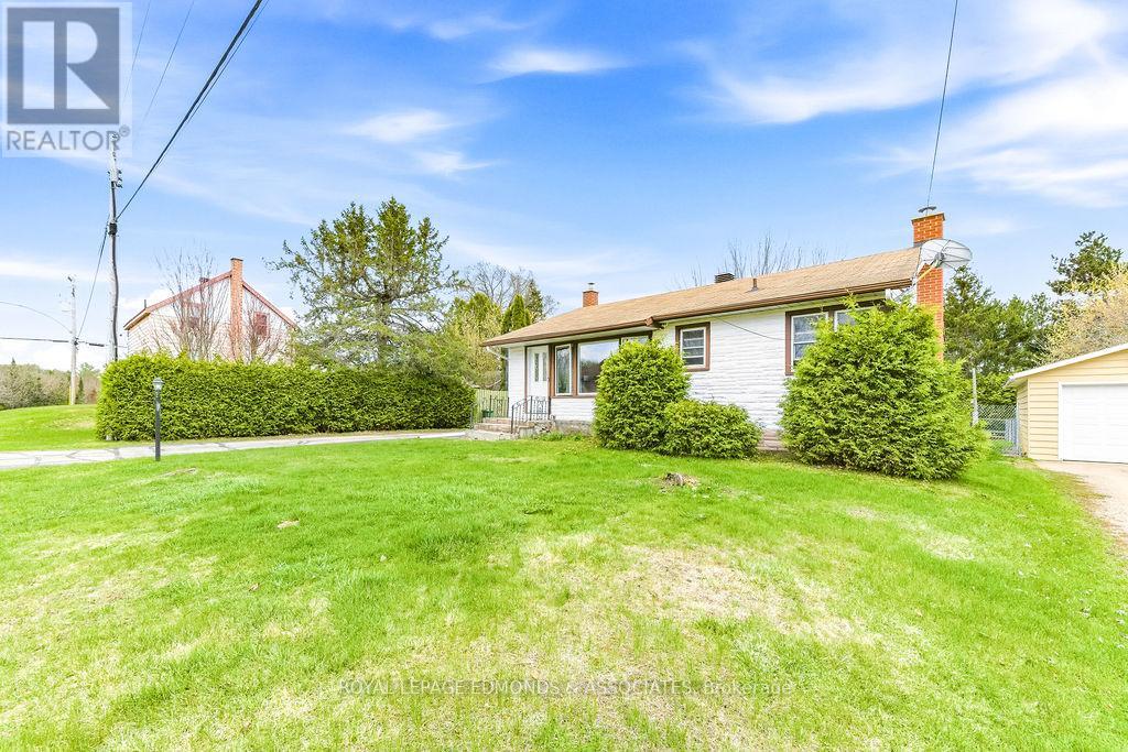 1211 Zadow Street, Laurentian Valley, Ontario  K8A 6W8 - Photo 3 - X13110644