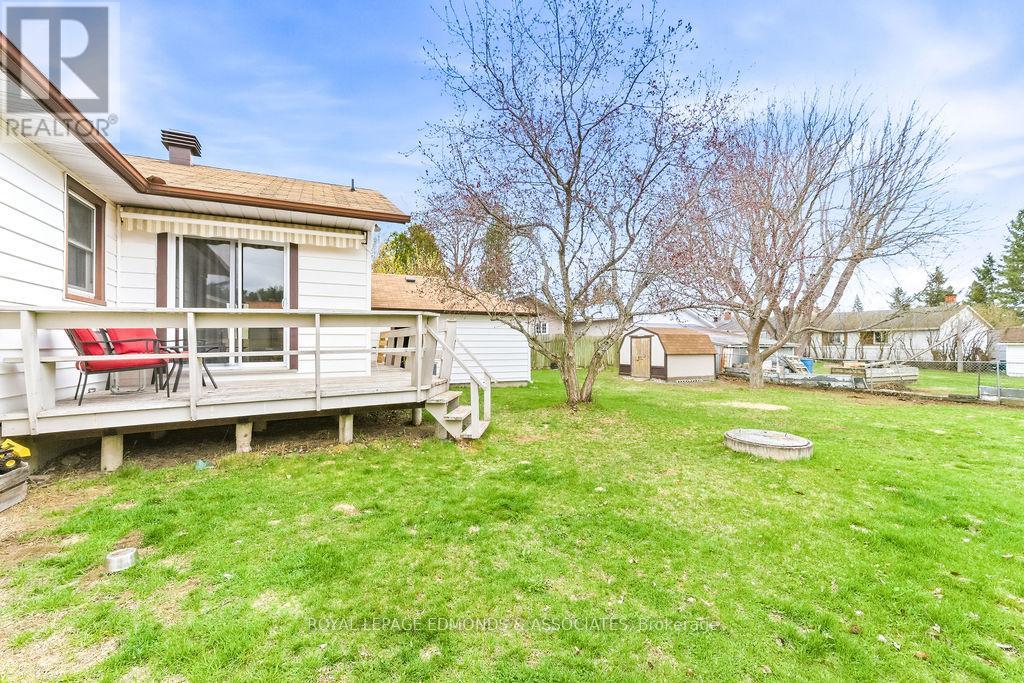 1211 Zadow Street, Laurentian Valley, Ontario  K8A 6W8 - Photo 43 - X13110644