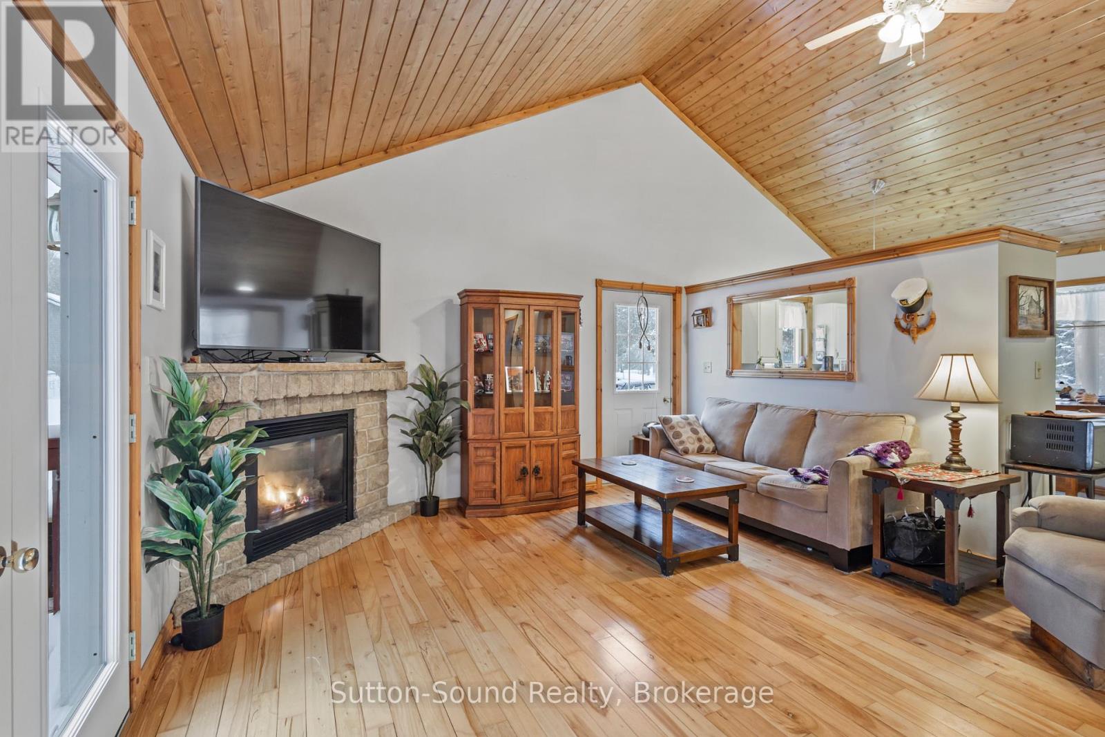 554 Stokes Bay Road, Northern Bruce Peninsula, Ontario  N0H 2M0 - Photo 9 - X12741950