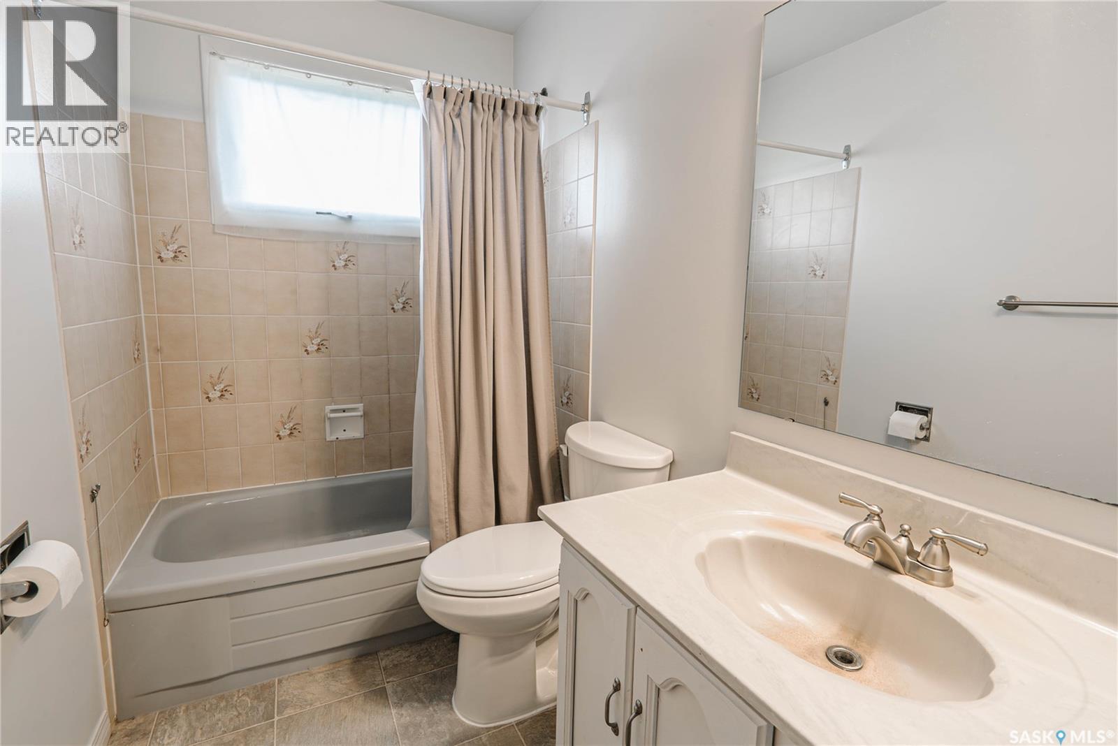 134 Maclean Crescent, Saskatoon, Saskatchewan  S7J 2R7 - Photo 16 - SK035573