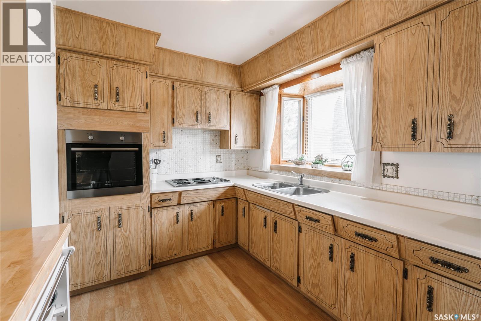 134 Maclean Crescent, Saskatoon, Saskatchewan  S7J 2R7 - Photo 9 - SK035573