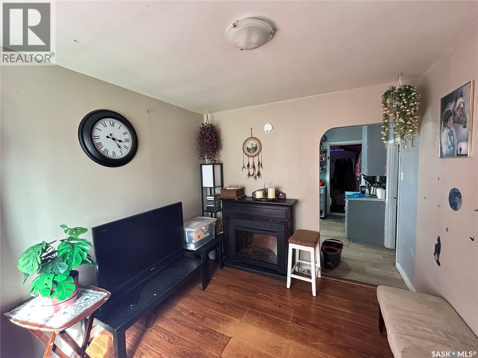 1112 N Avenue S, Saskatoon, Saskatchewan  S7M 2P8 - Photo 1 - SK035557